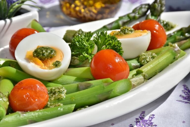 Leia mais sobre o artigo Dieta Low Carb: Como Controlar Seu Peso e Melhorar a Saúde com Menos Carboidratos