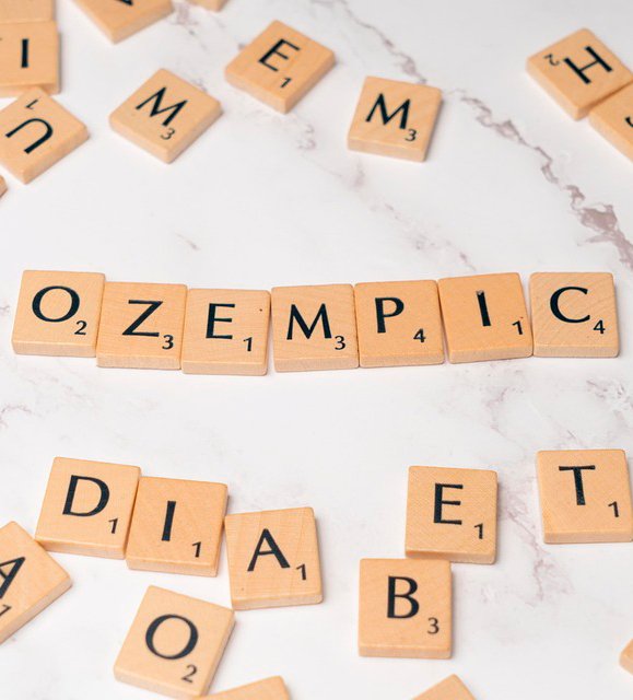 Leia mais sobre o artigo Ozempic: Riscos e Vantagens de um Medicamento que Virou Tendência